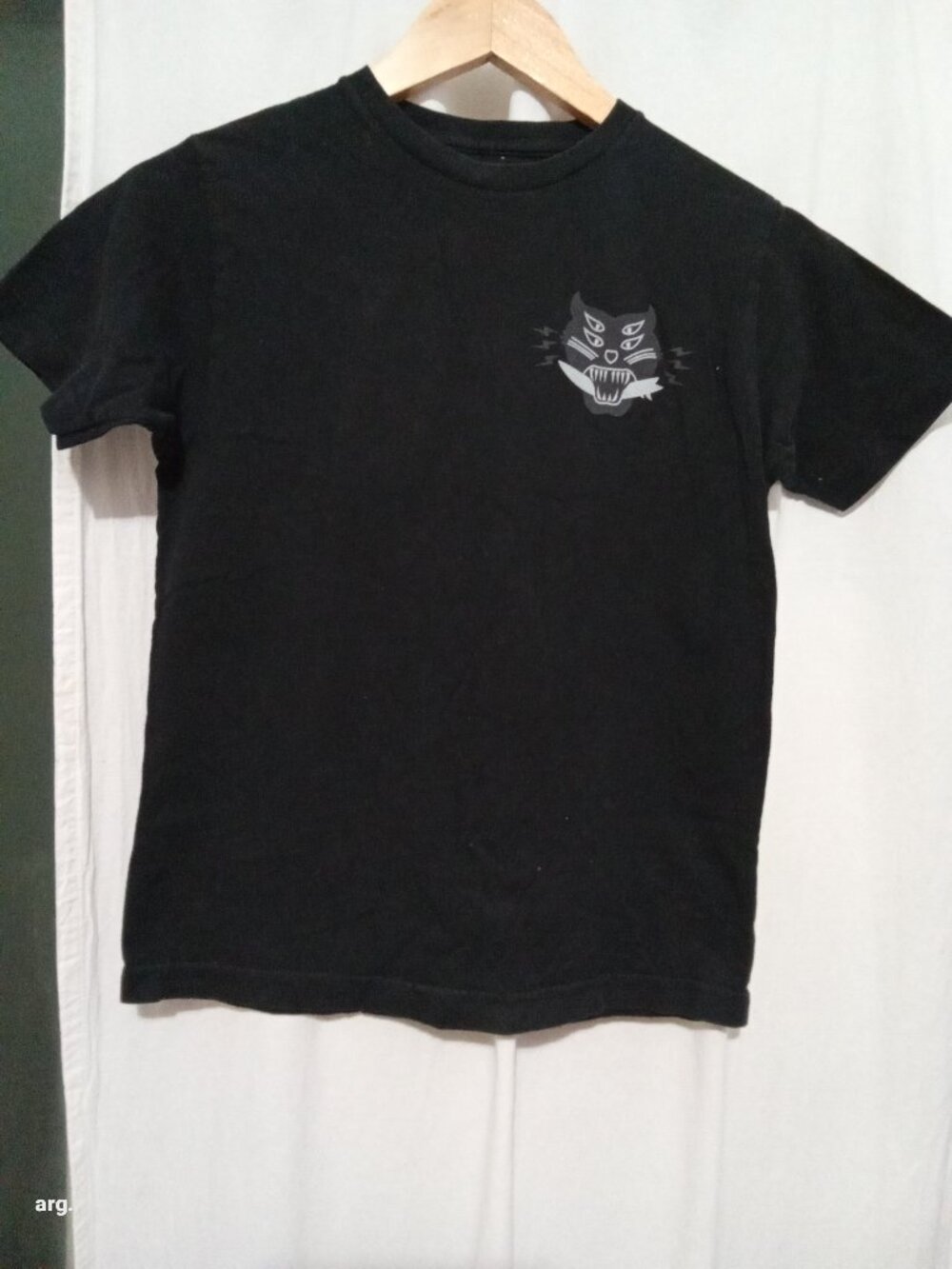 O’Neill Boys Graphic T‑Shirt – Medium – Used 1 Time, Good Condition